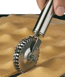 Alternative view of Rotella taglia ravioli Kuchenprofi